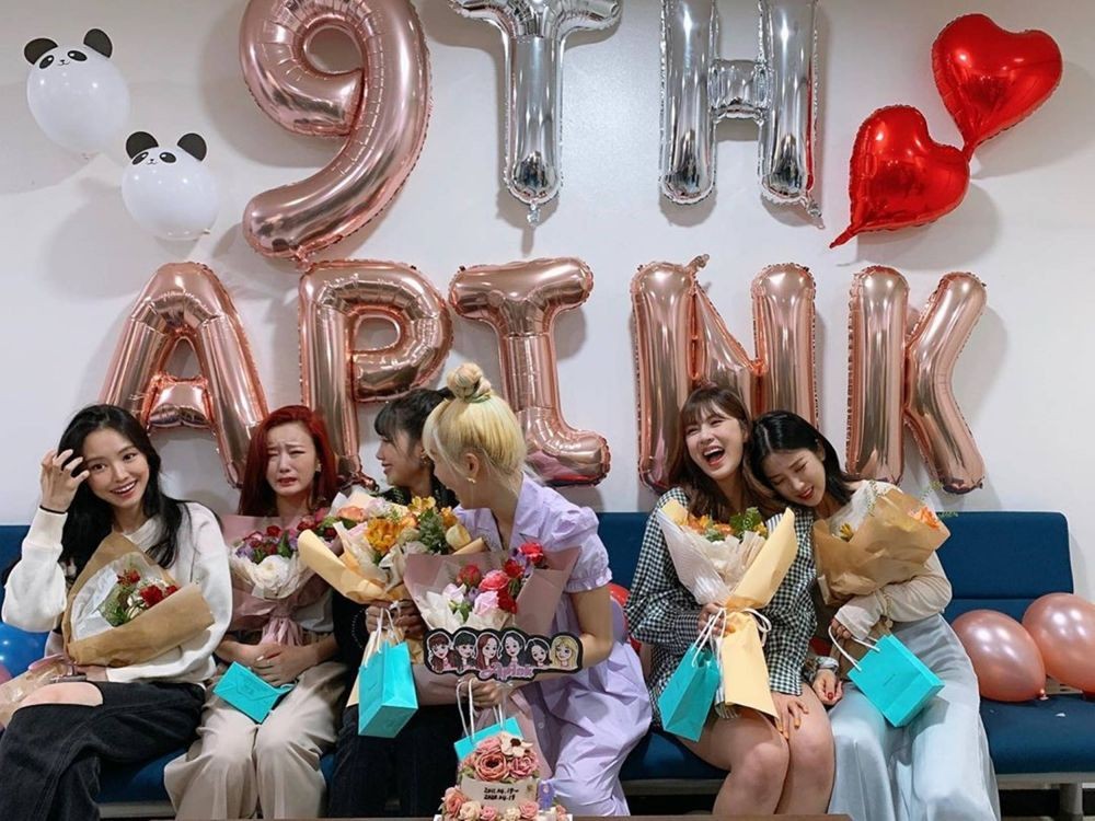 Genap 9 Tahun Bersama, 9 Momen Manis Kejutan Ulang Tahun Apink