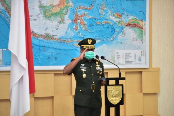 Pangdam VI/ Mulawarman Lantik 308 Prajurit Tamtama Remaja via Vicon