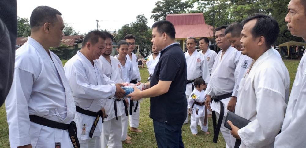 23 Perguruan Karate di Medan Terima Paket Sembako dari Forki Medan 