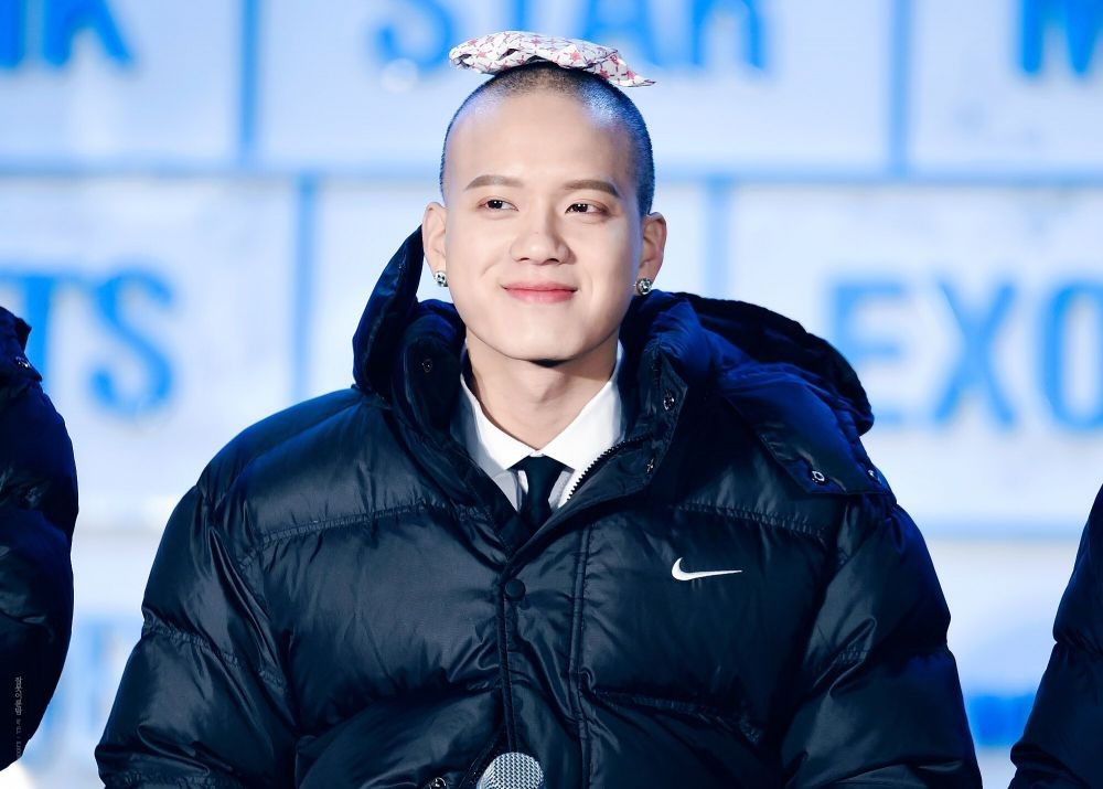 Xiumin EXO & 9 Artis Korea yang Tampil Hot dengan Kepala Botak