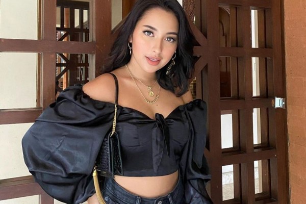 Usia 18 Tahun, 10 Potret Jennifer Coppen dengan Body Goals, Bugar Abis