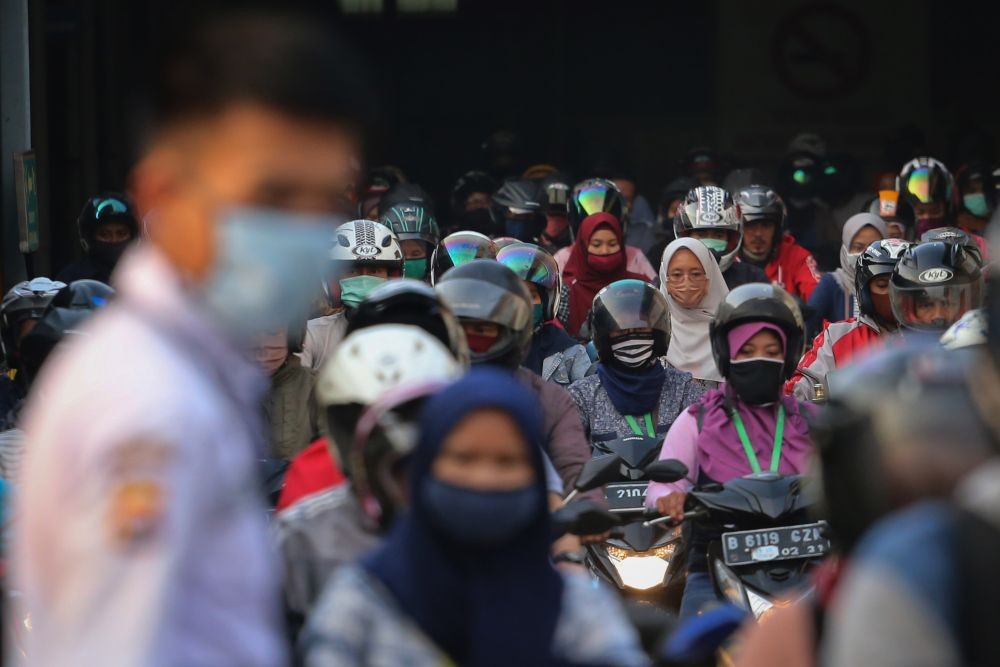 Cegah Corona, Pekerja Pabrik di Semarang Disarankan Kumur Air Garam