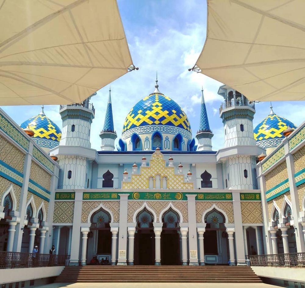 10 Masjid Dengan Arsitektur Paling Unik Di Indonesia