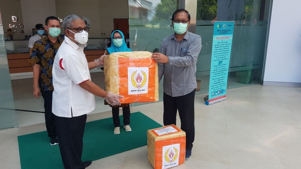 Tiga Rumah Sakit di Makassar Dapat Bantuan APD dari KONI Sulsel