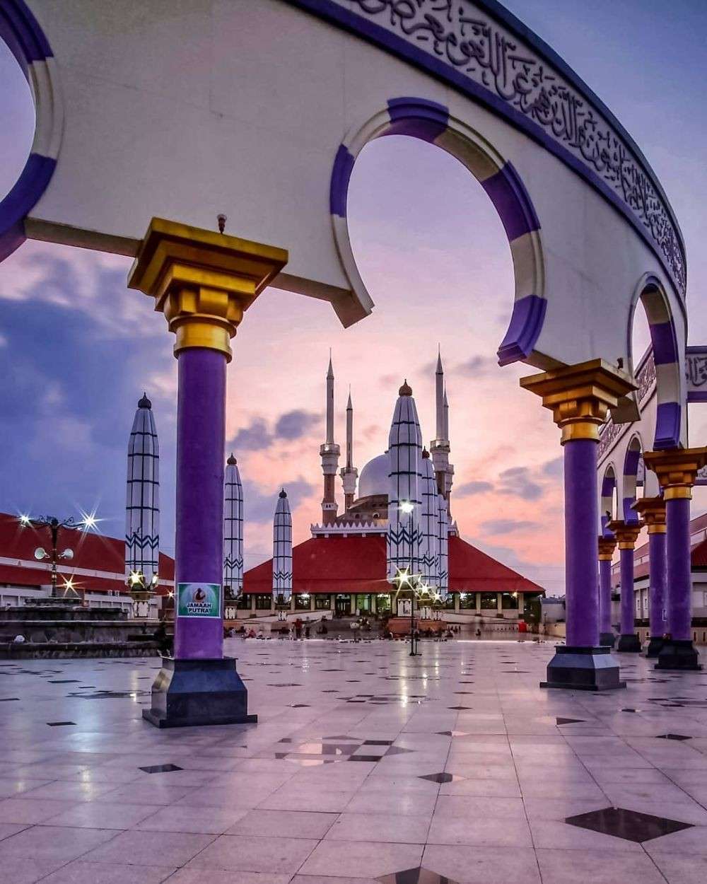 10 Masjid Dengan Arsitektur Paling Unik Di Indonesia