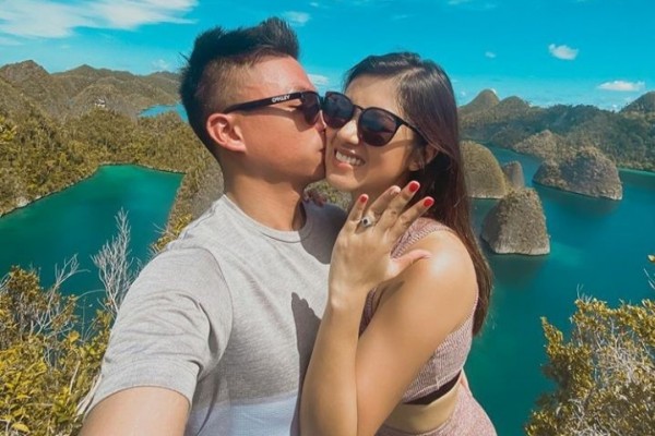 Lamaran di Raja Ampat, 10 Potret Mesra Atries Angel dan Tunangannya