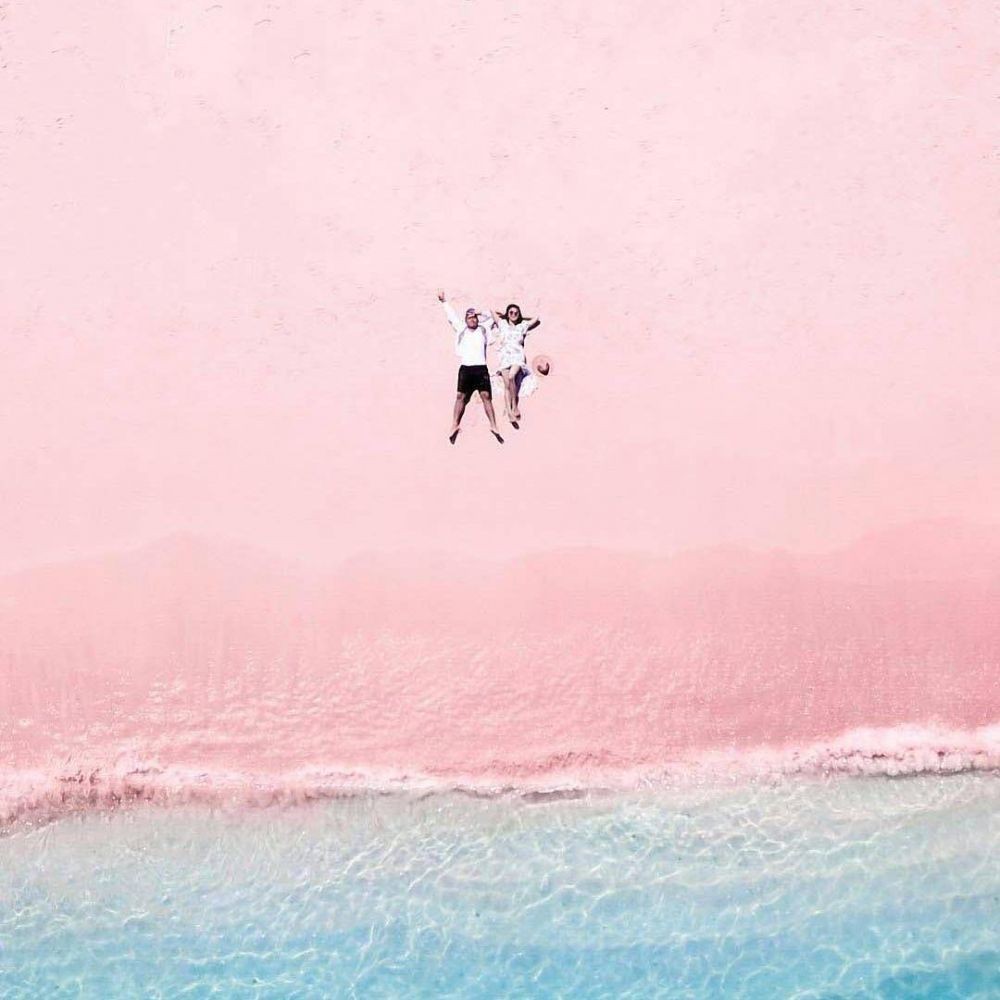 10 Pantai Pink Terbaik di Dunia, Ada yang dari Indonesia Lho! 