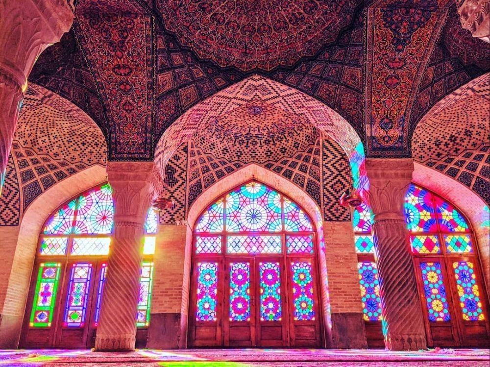 10 Masjid dengan Warna Paling Cantik di Dunia Keren Banget 