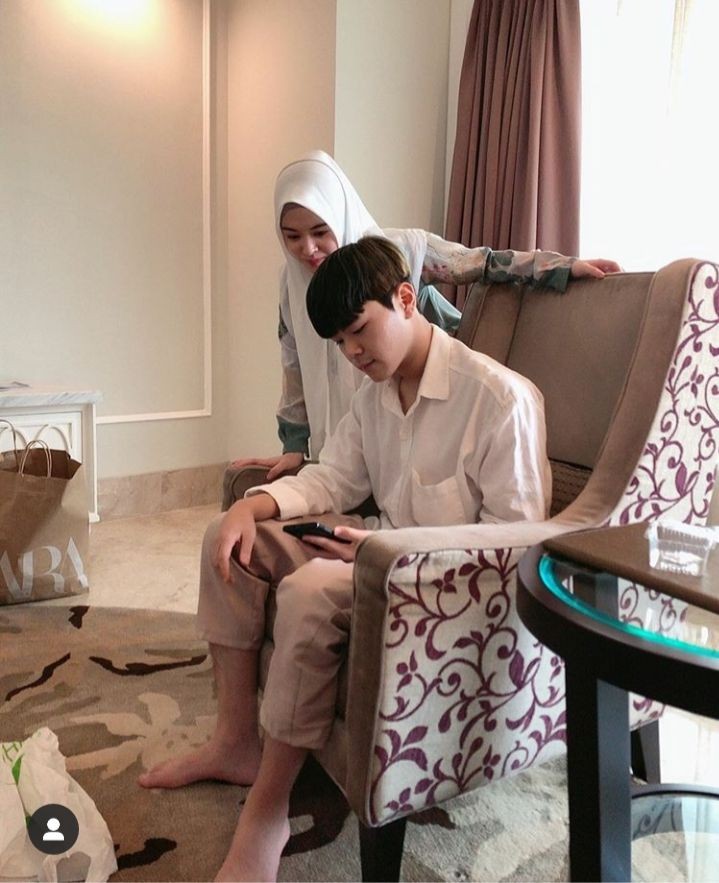 Adem, 10 Momen Akrab Selebgram Ayana Moon dan Aydin, Kakak Adik Mualaf