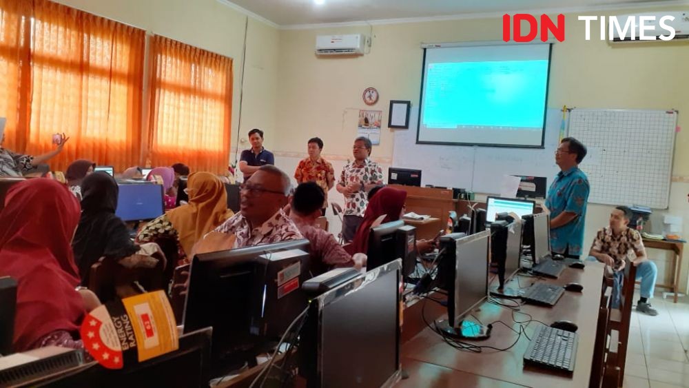 Belajar Online, Sekolah di Semarang Kelabakan, Kuota Internet Jebol