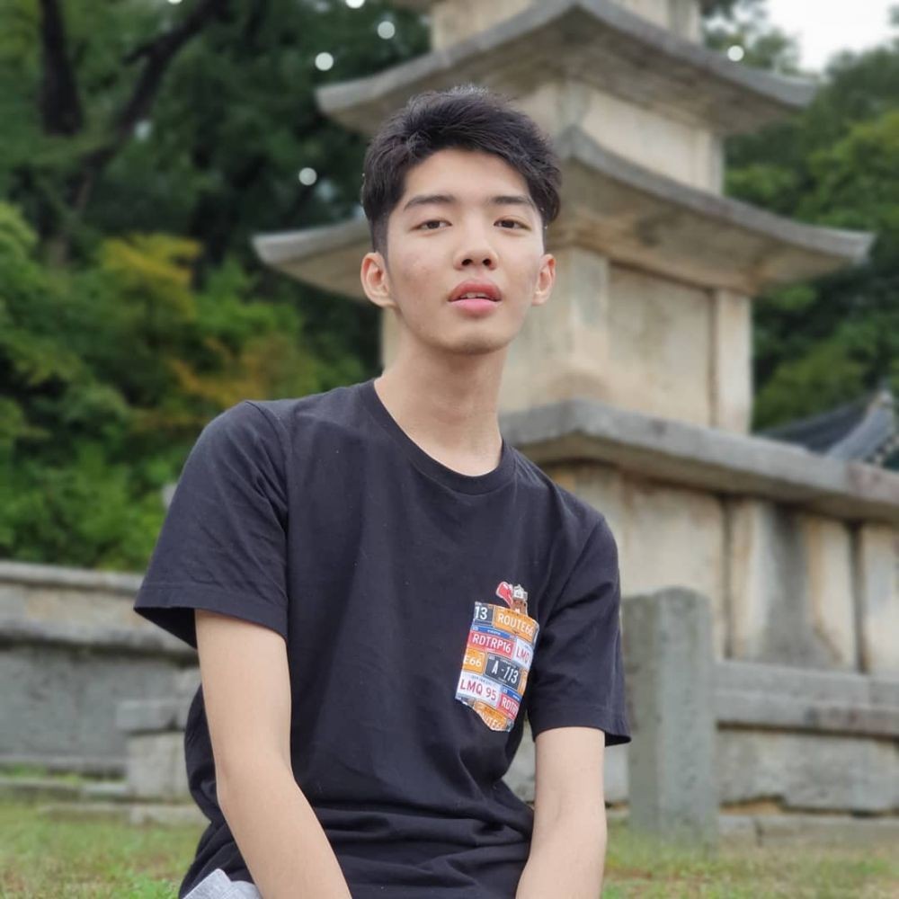 Pesonanya Bak Idola KPop, 10 Potret Selebgram Hits Geraldy Tan