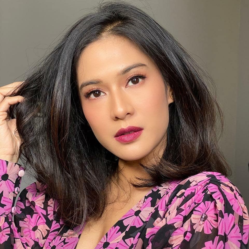 10 lnspirasi Makeup Look ala Dian Sastro, Elegan nan Indonesia Banget!