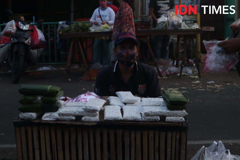 [FOTO] Sambut Ramadan, Denyut Pasar Ciputat Dihantui COVID-19