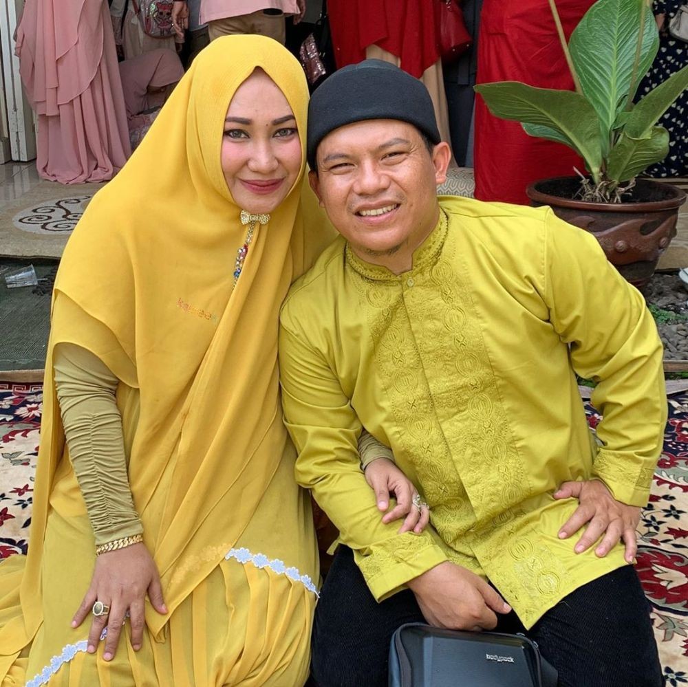 10 Potret Manis Faank WALI dan Istri yang Jarang Terekspos, Mesra Abis