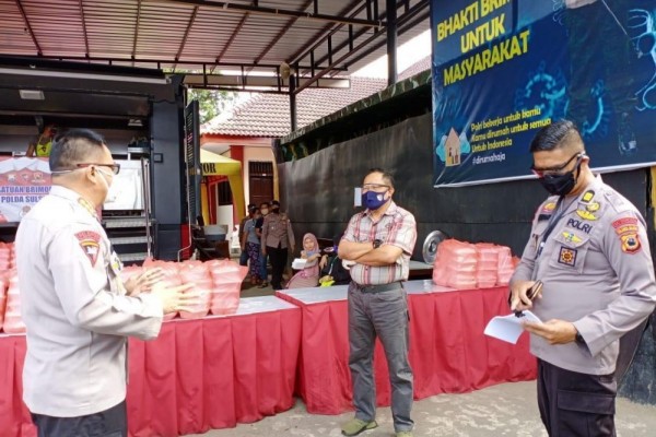Selama Ramadan, Polda Sulsel Bagikan 1000 Paket Makanan Buka Puasa