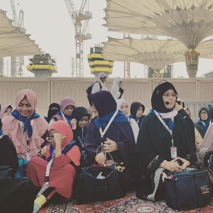 Masih Aktif Berdakwah, 10 Potret Terbaru Teh Ninih Istri Kedua Aa Gym