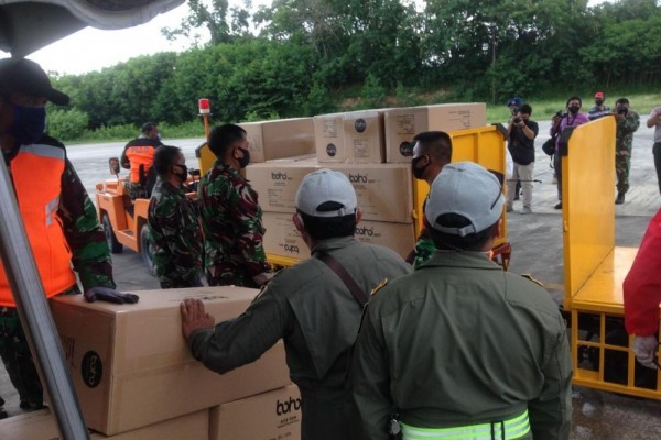 Balikpapan Terima Bantuan 800 Set APD Medis untuk Penanganan COVID-19