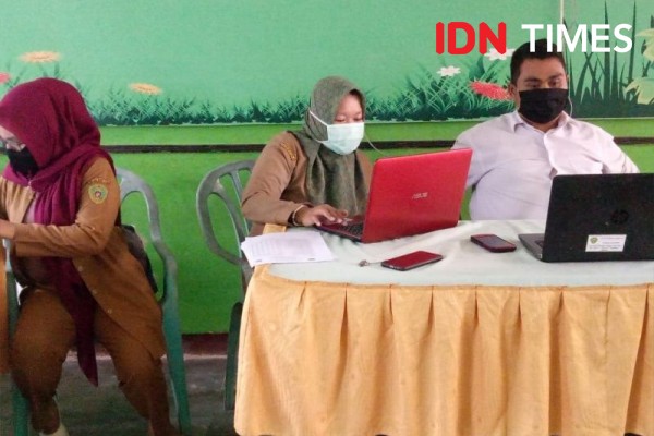 Terkendala Sistem Online, Guru di PPU Datangi Rumah Murid Kasih Solusi