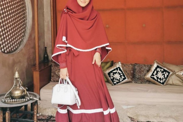 9 Style Gamis ala Alyssa Soebandono yang Santun, Cocok untuk Lebaran