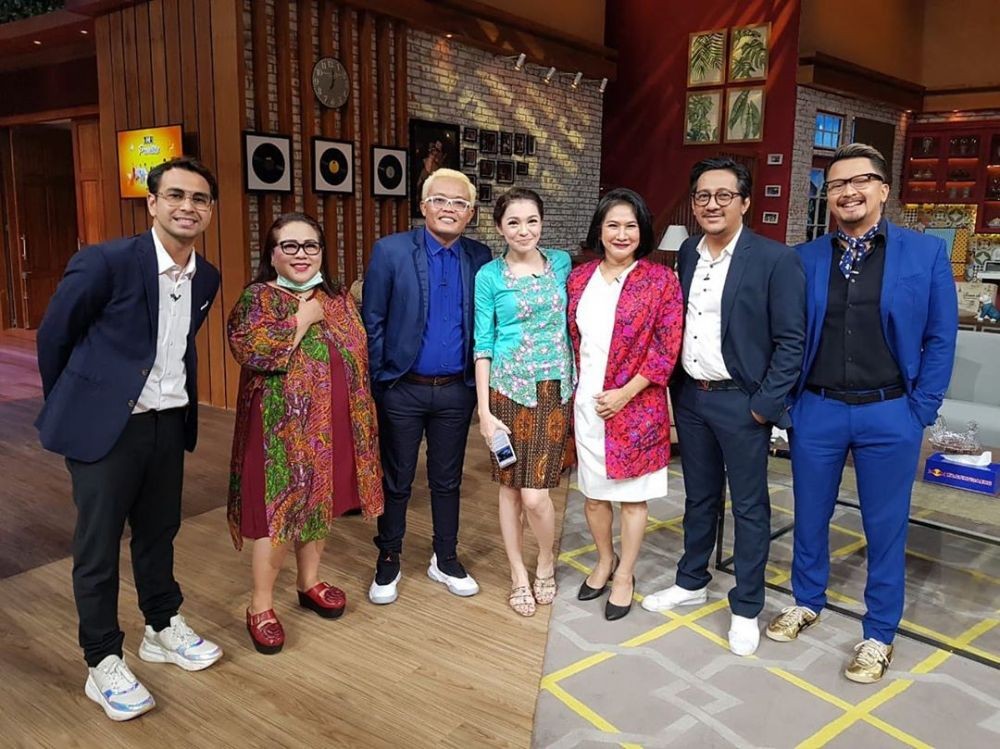 Tampil di TV Lagi, 10 Foto Nunung Syuting Setelah Jalani Rehabilitasi