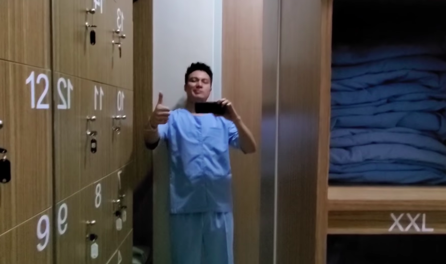 Menderita Katarak, 10 Momen Operasi Mata Baim Wong