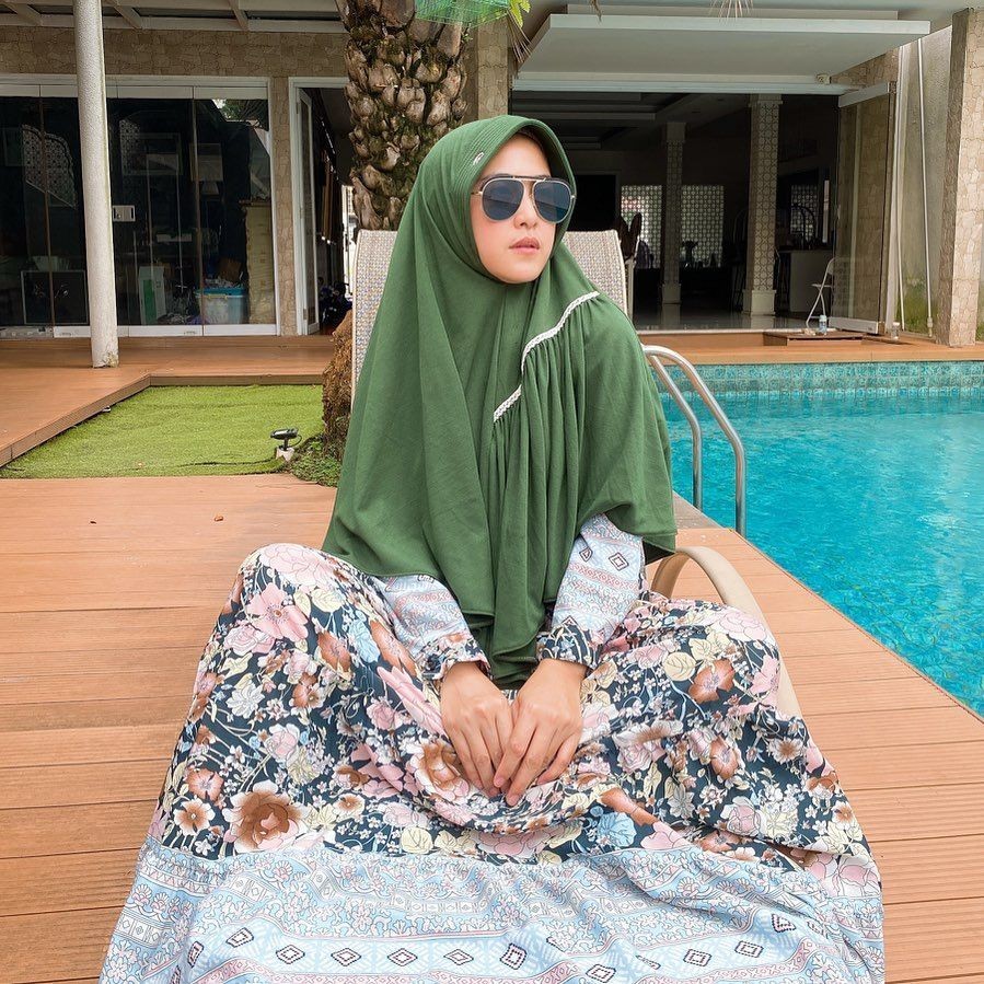 Mewah! 10 Potret Rumah Megah Ustaz Solmed dan April Jasmine