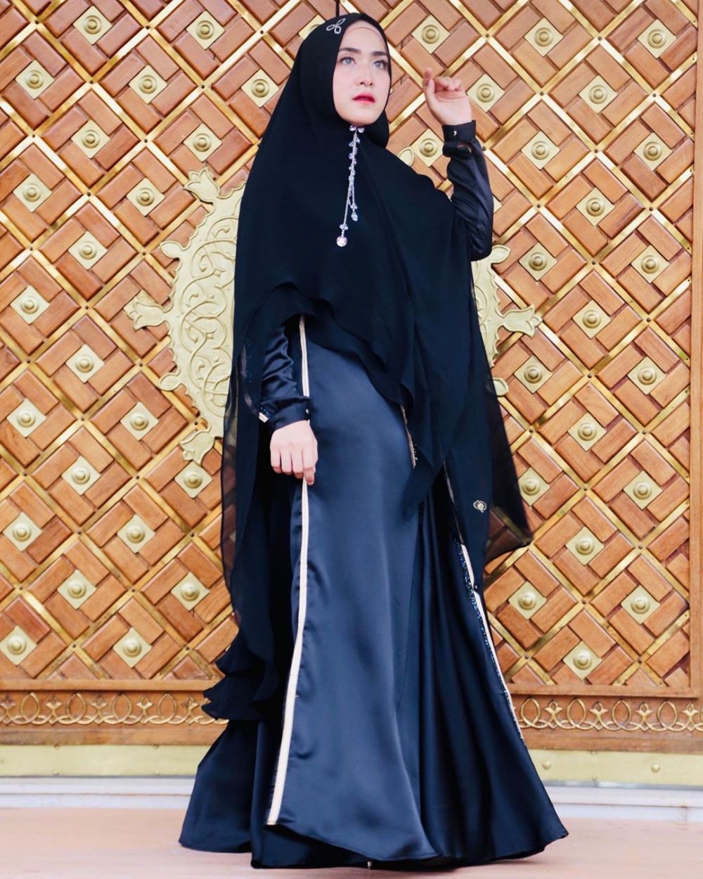 Mewah! 10 Potret Rumah Megah Ustaz Solmed dan April Jasmine