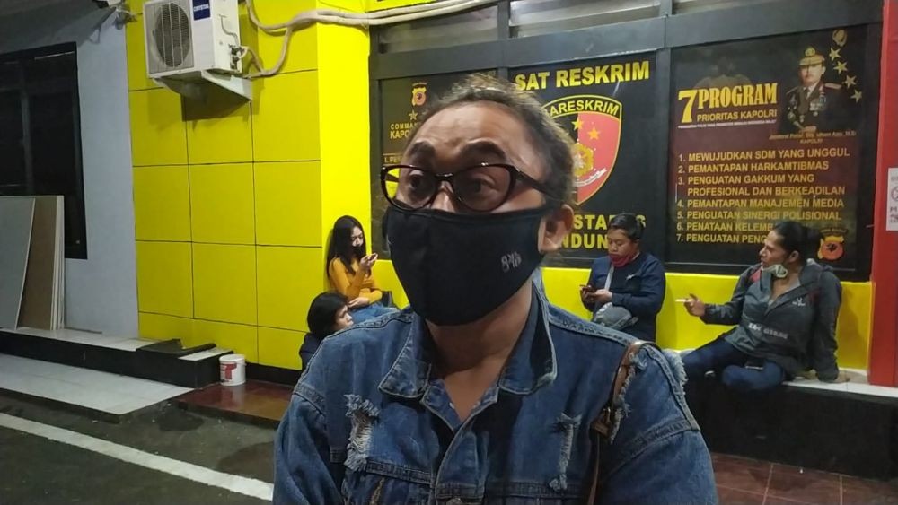 Dilaporkan Korban, YouTuber Prank Bantuan Isi Sampah Dicari Polisi