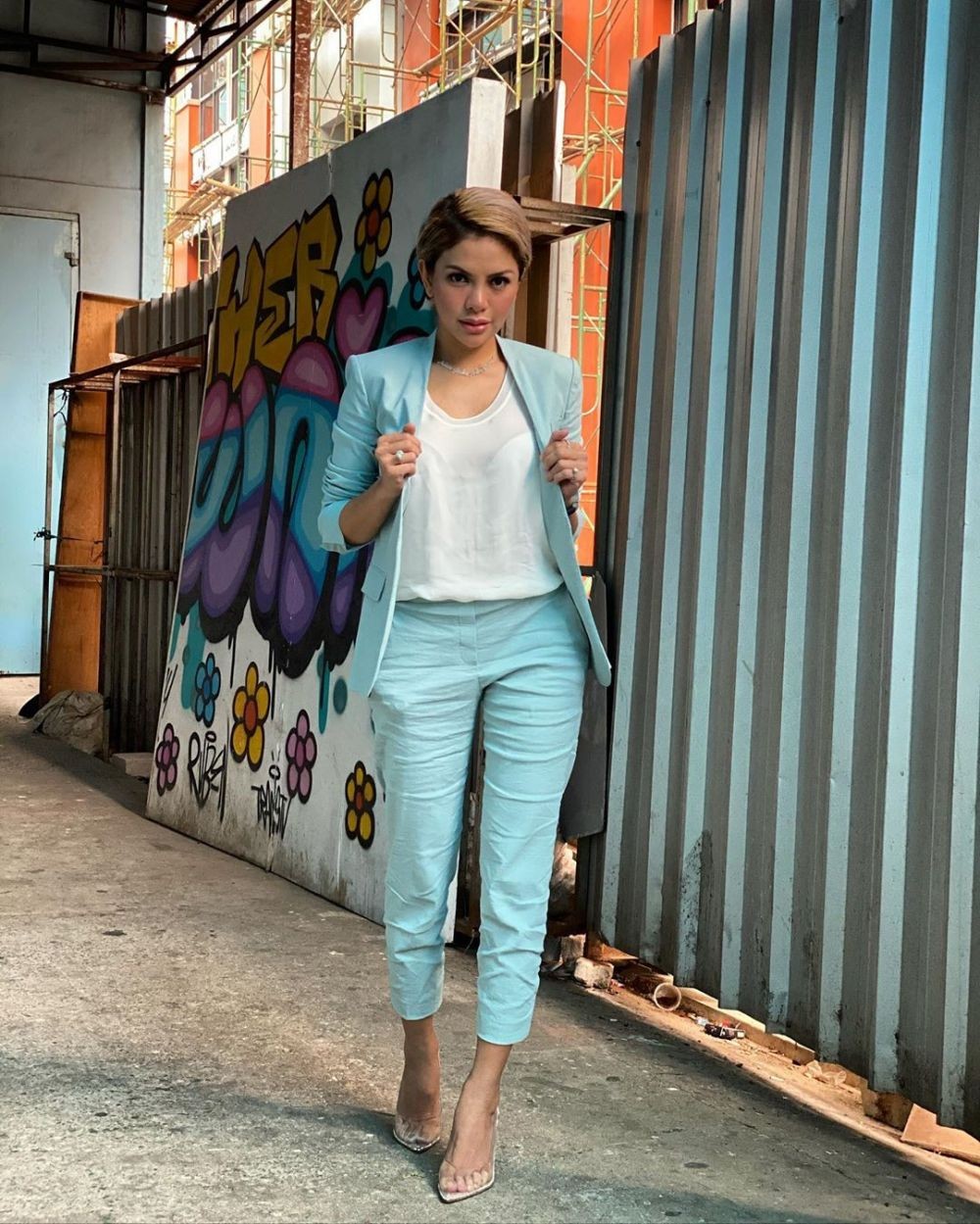 Sempat Jadi Buruh dan Sopir, 10 Artis Ini Sekarang Terkenal