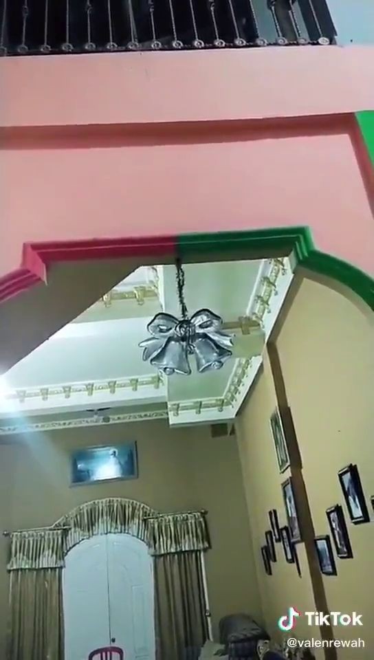 Arsitektur Rumah yang Aneh, Bikin Bingung Sambil Ngakak
