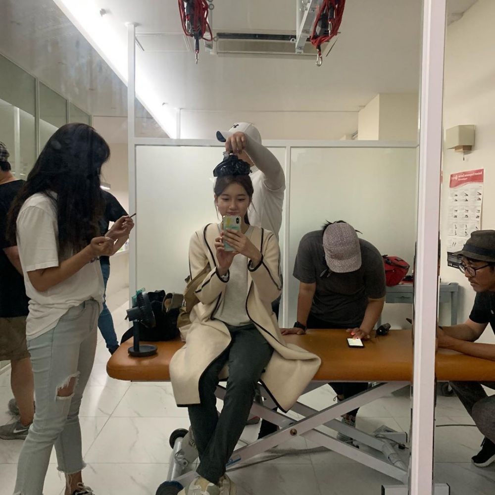 11 Potret Bae Suzy Tanpa Makeup, Tampil Polos Tetap Memesona