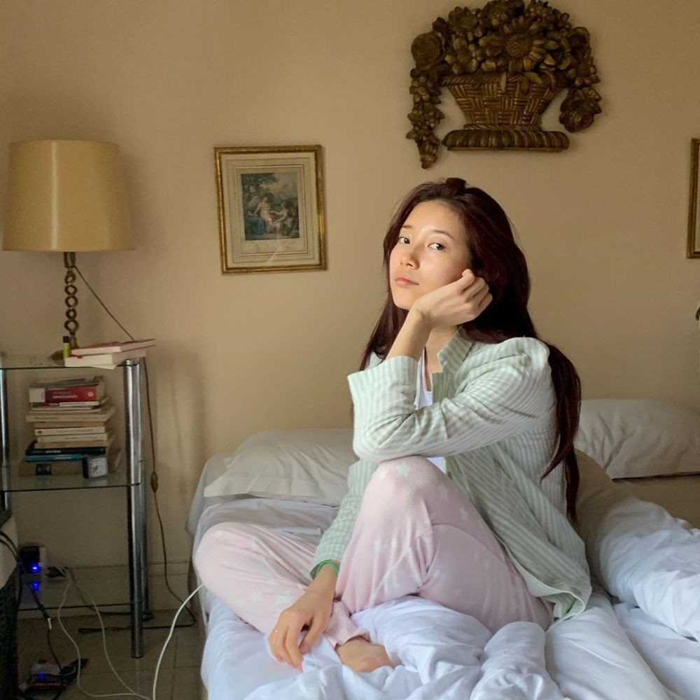 11 Potret Bae Suzy Tanpa Makeup, Tampil Polos Tetap Memesona