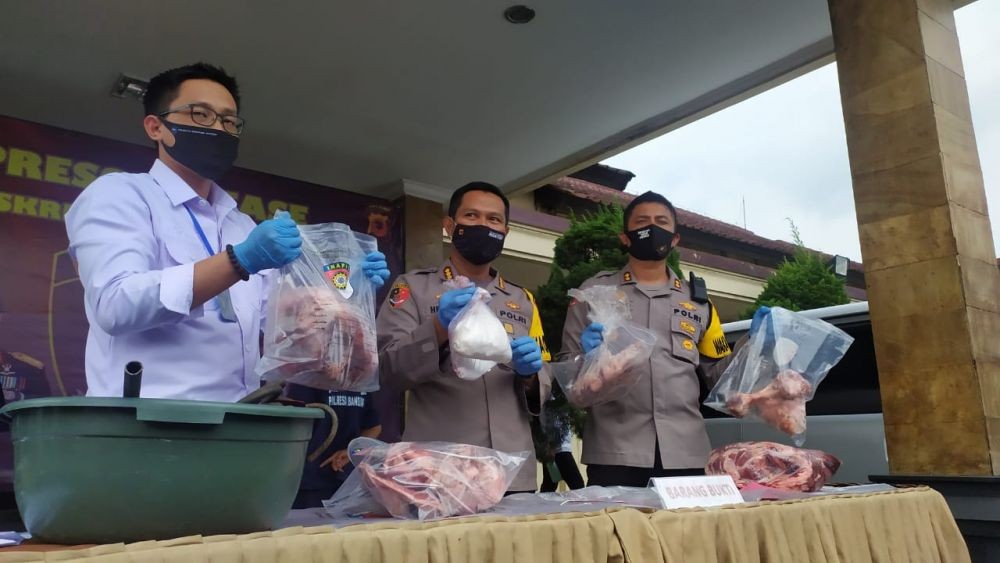 Polresta Bandung Bongkar Sindikat Penjualan 63 Ton Daging Babi