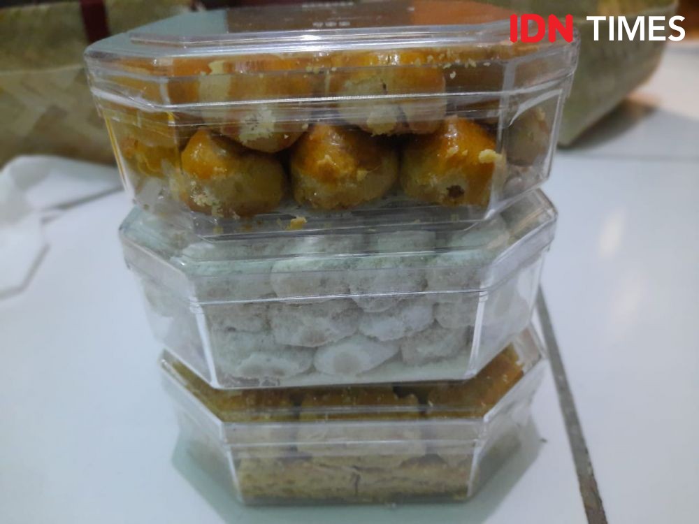 Jelang Lebaran, Penjual Kue Kering di Medan Banjir Pesanan