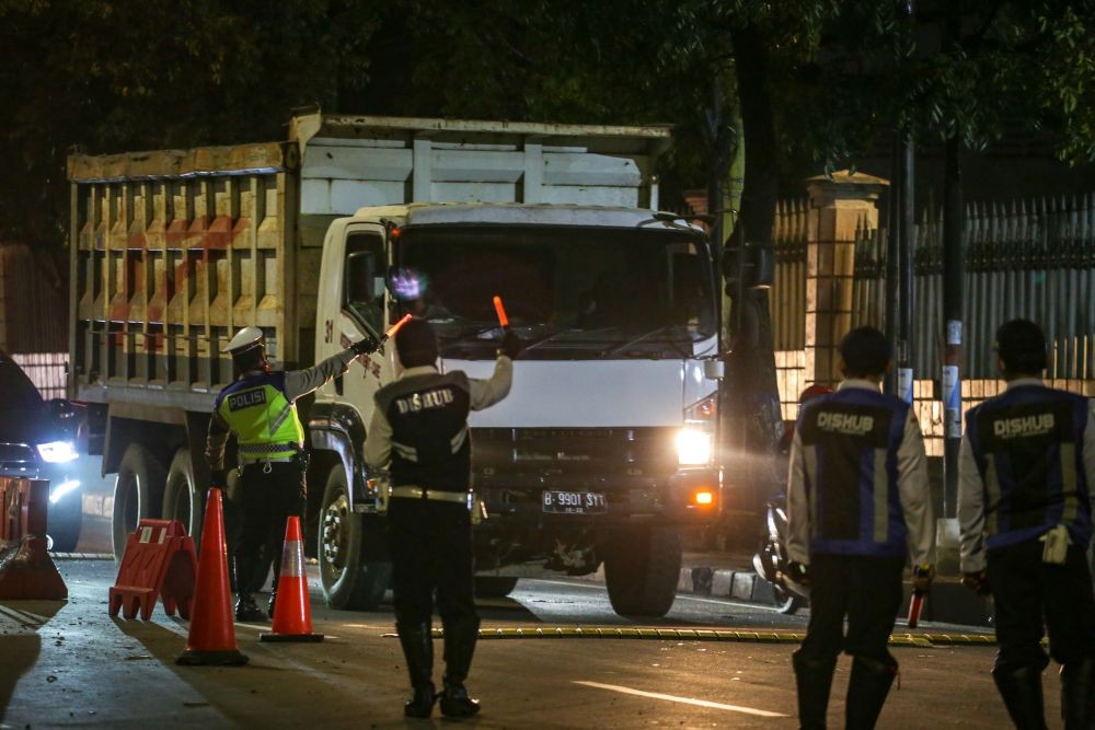Truk-truk Pengembang PIK Dilarang Melintasi Jalan di Tangerang Ini