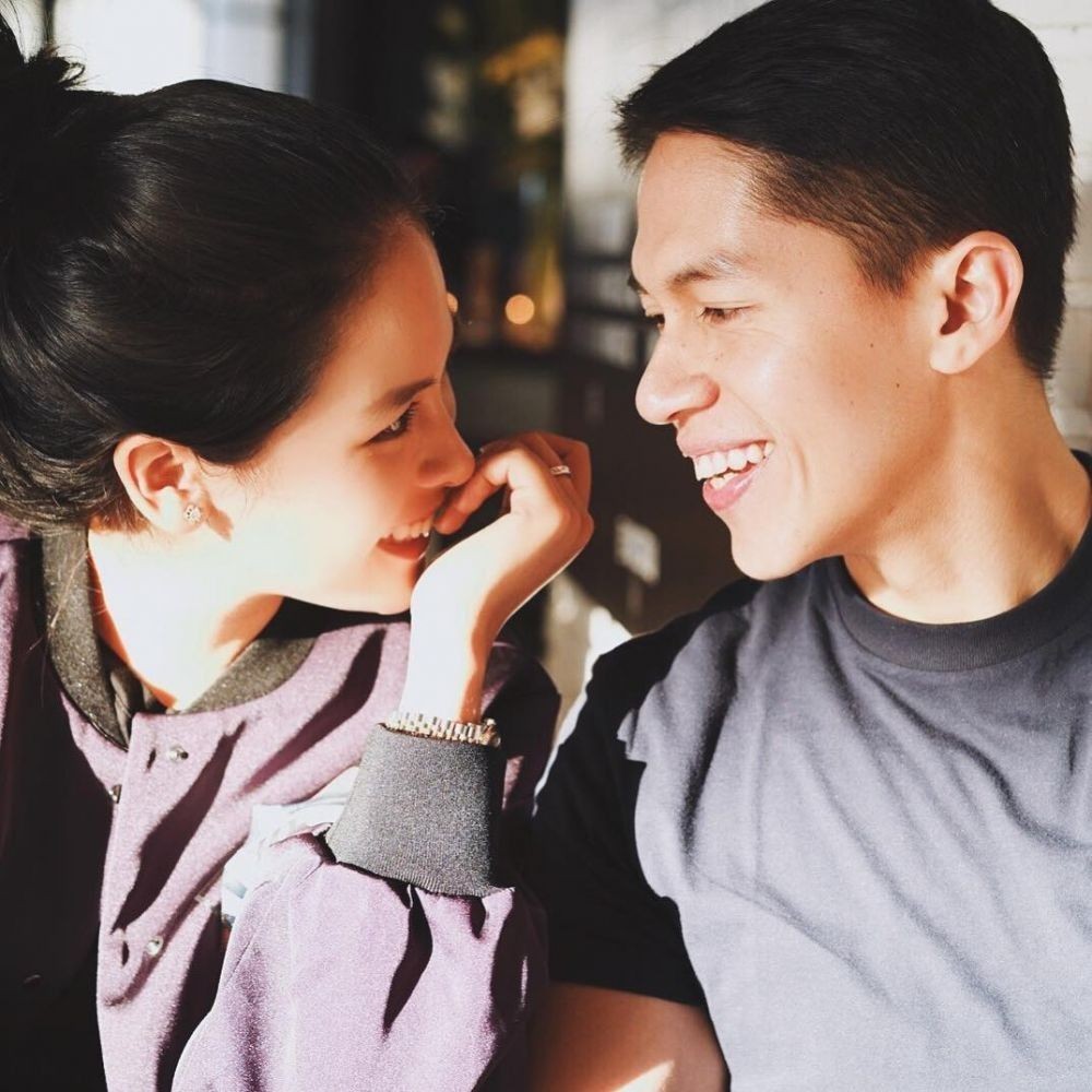Gara-gara LDR, Kisah Cinta 5 Artis Ini Harus Kandas di Tengah Jalan