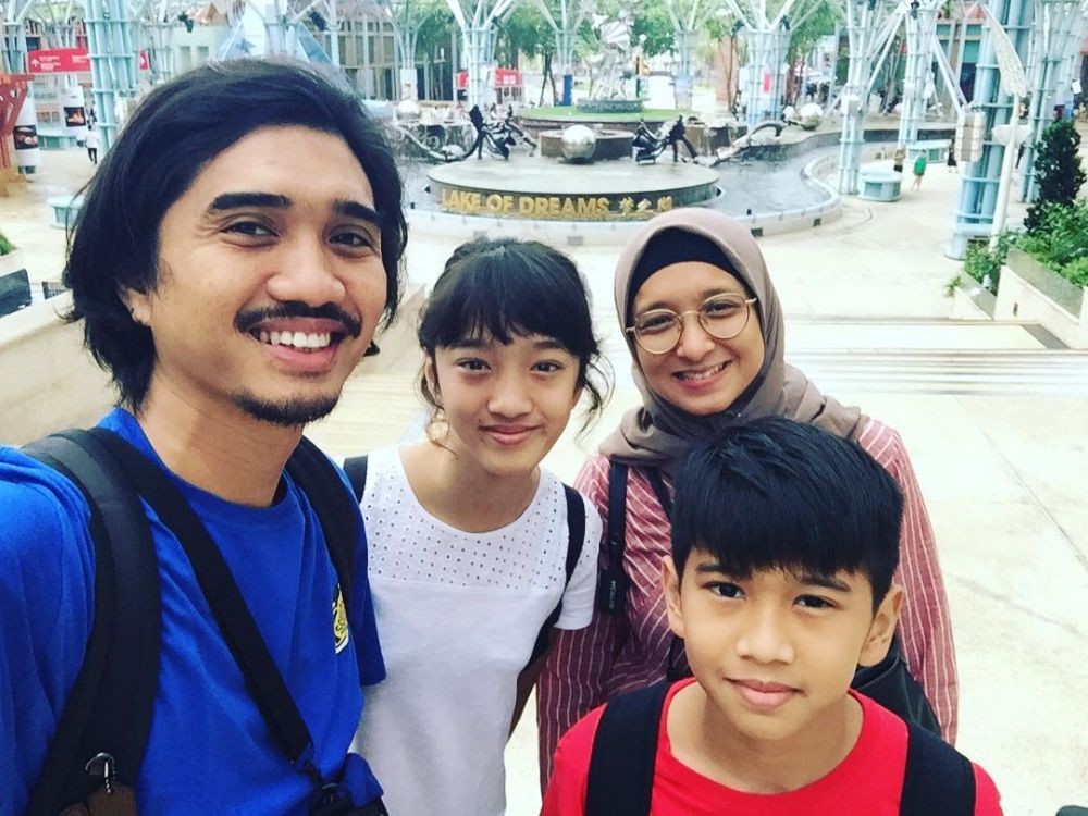 Ada Vokalis, Gitaris, dan Drummer! 10 Artis Menikah dengan Anak Band