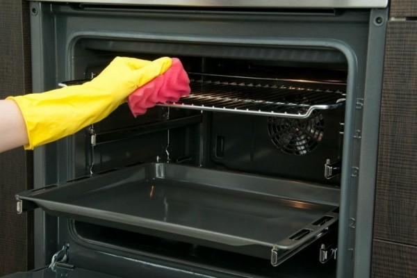 Jangan Lakukan 9 Kebiasaan Buruk Ini Jika Tak Ingin Oven Kamu Rusak