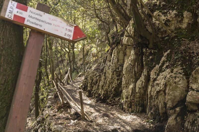 Jangan Lakukan 10 Hal Ini Saat Liburan ke Gunung 