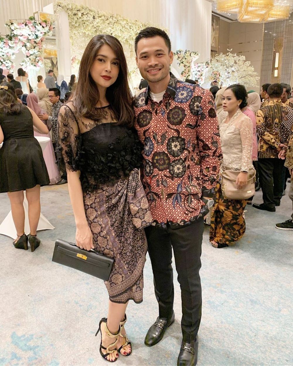 10 Artis yang Hengkang dari Dunia Hiburan Setelah Nikah ...