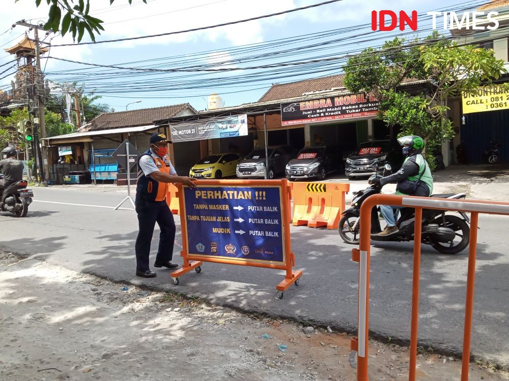 Hari Pertama PKM Denpasar, Beli Pisang Naik Mobil Diminta Putar Balik