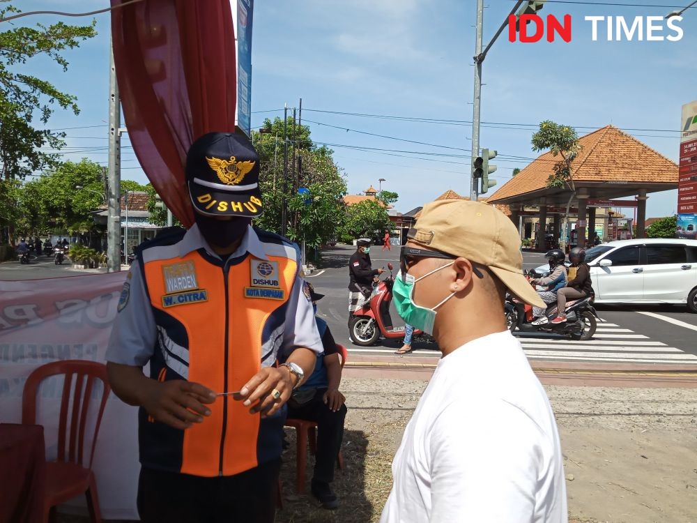 Hari Pertama PKM Denpasar, Beli Pisang Naik Mobil Diminta Putar Balik