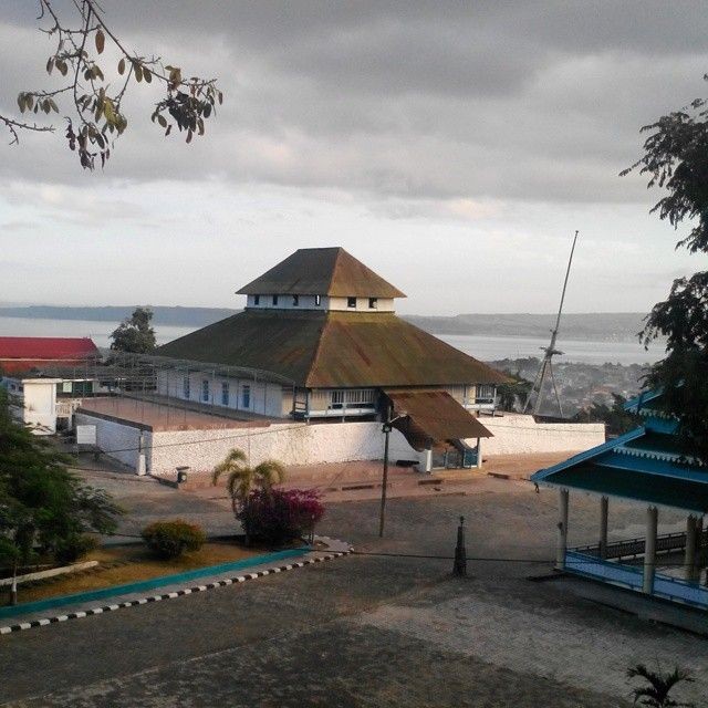 9 Masjid Ini Ternyata Punya Kisah Misterius, lho!
