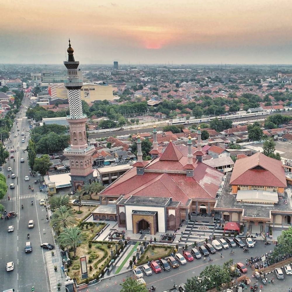 9 Masjid Ini Ternyata Punya Kisah Misterius, lho!