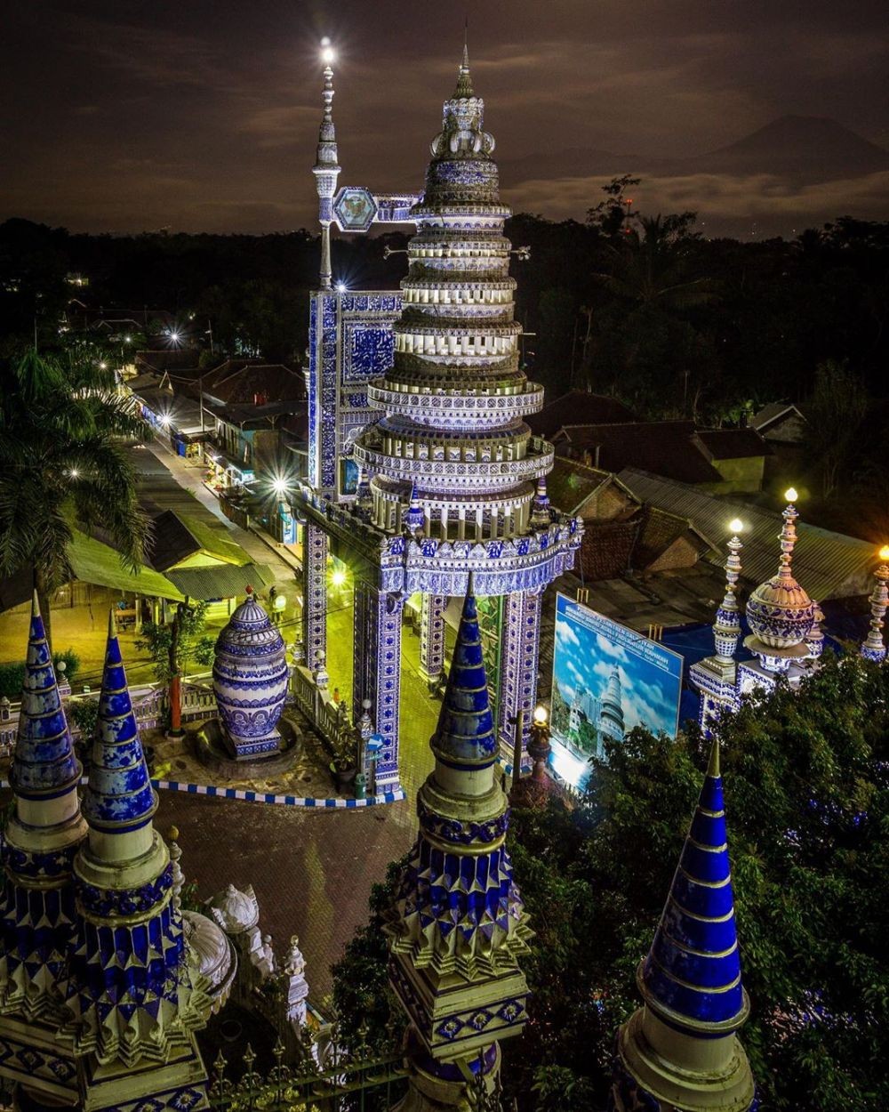 9 Masjid Ini Ternyata Punya Kisah Misterius, lho!