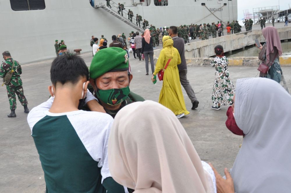 Polres Mahulu Sinergi dengan Pasukan TNI Pengamanan Perbatasan