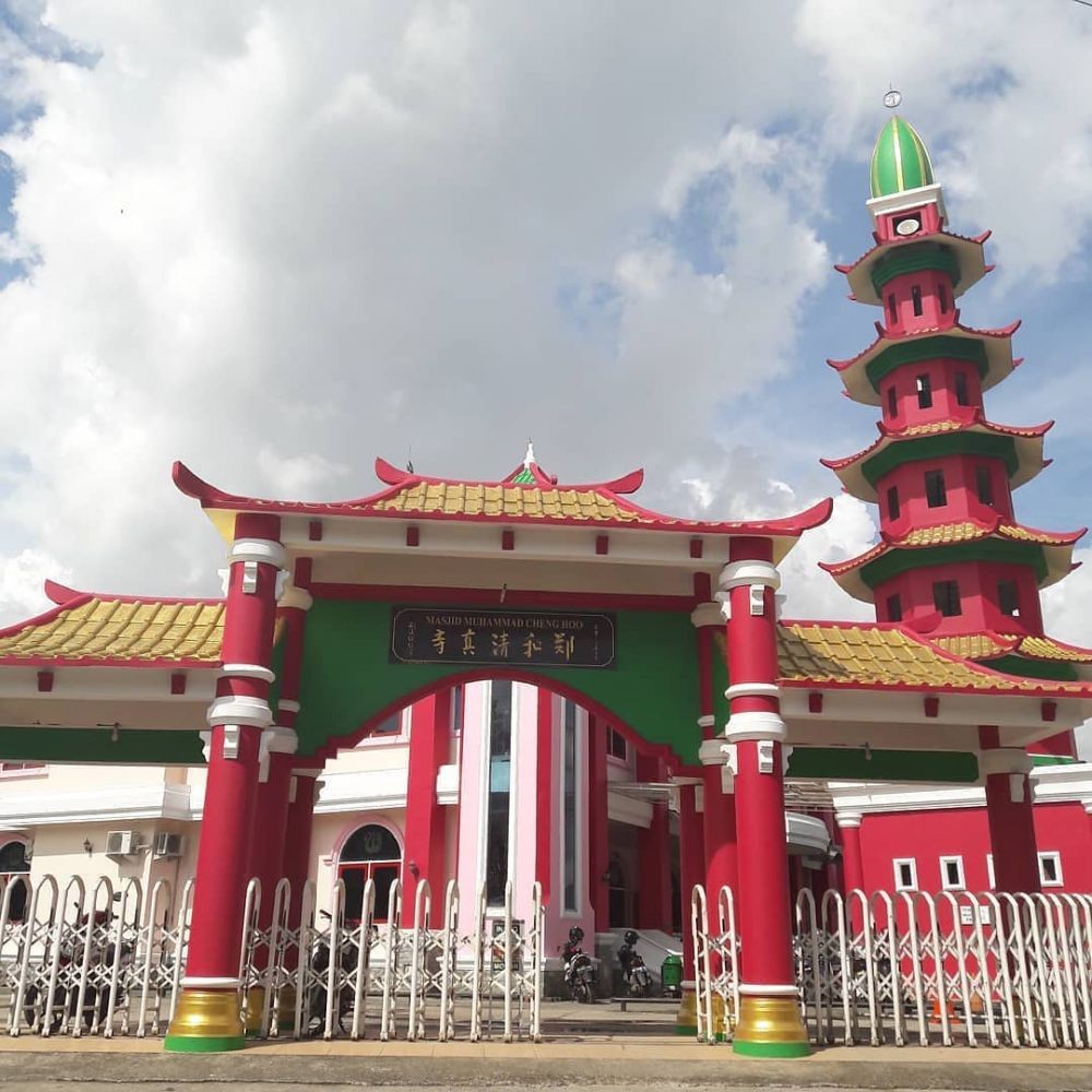 10 Masjid di Indonesia dengan Arsitektur Khas Tiongkok, Keren Banget!