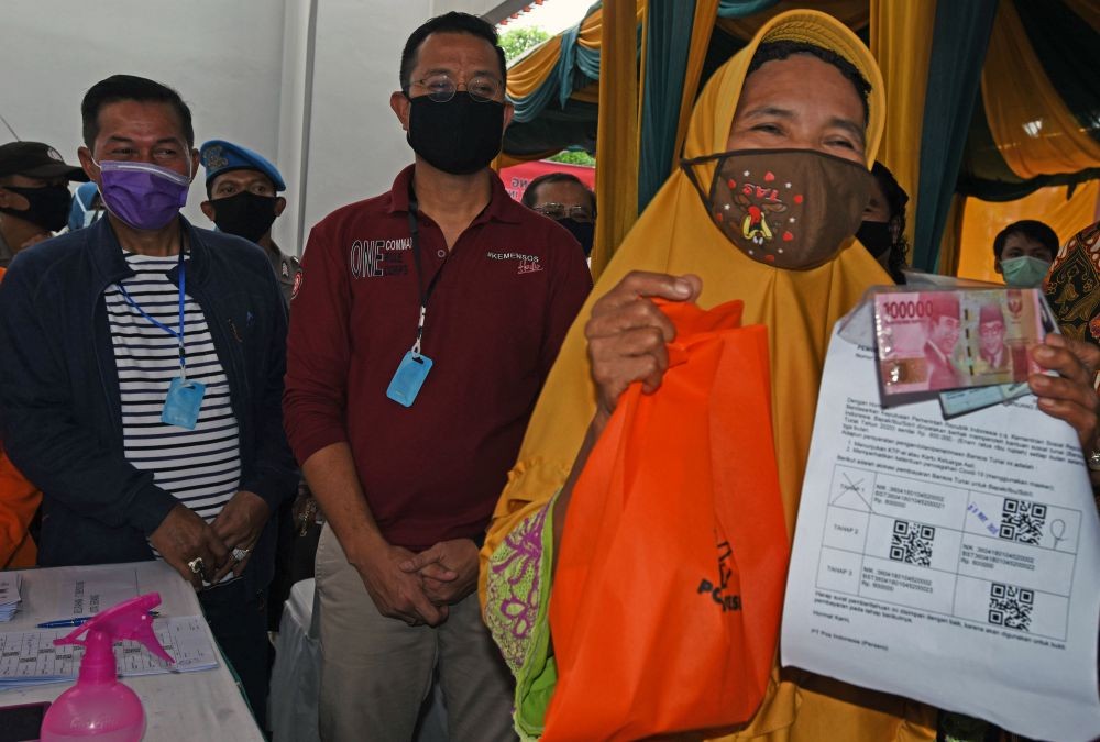 Warga Tangerang Tak Bisa Ambil BST di Kantor Desa Jika Belum Vaksinasi