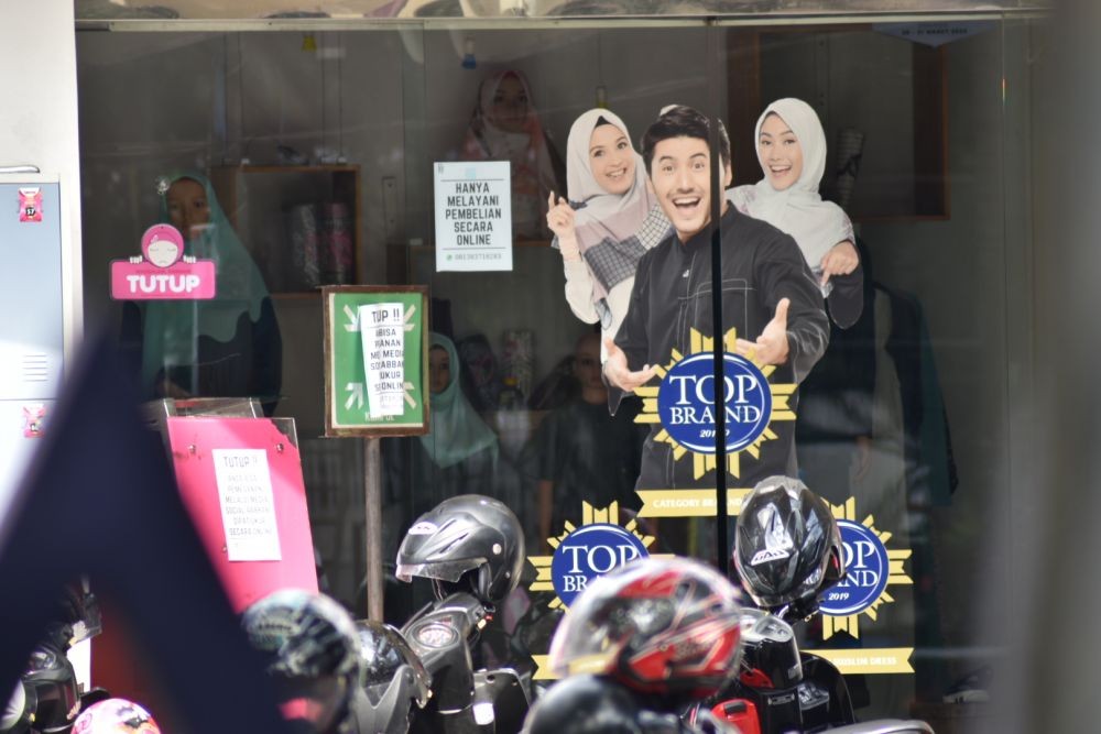 PSBB Belum Usai, Toko Distro hingga Baju Muslim di Bandung Mulai Buka 
