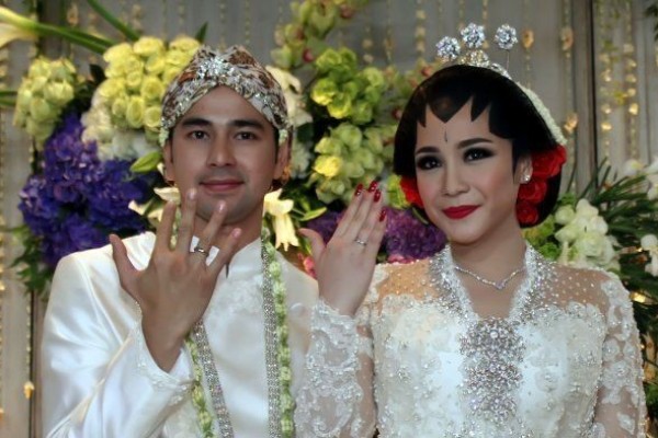 8 Pernikahan Artis  Indonesia Paling Mewah dan Fenomenal
